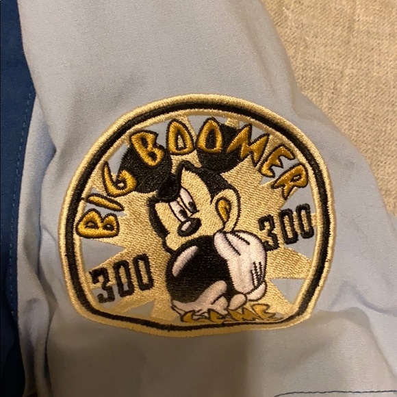 Disney resort men’s bowling shirt. - Picture 5 of 10